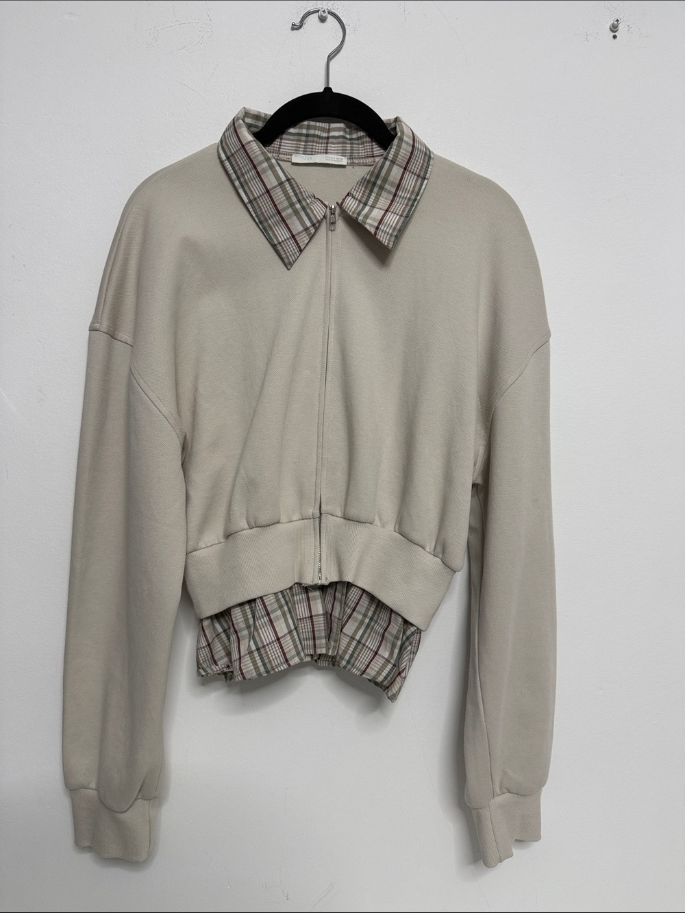 Zara Cropped Beige zip-up cotton shirt with Plaid Collar